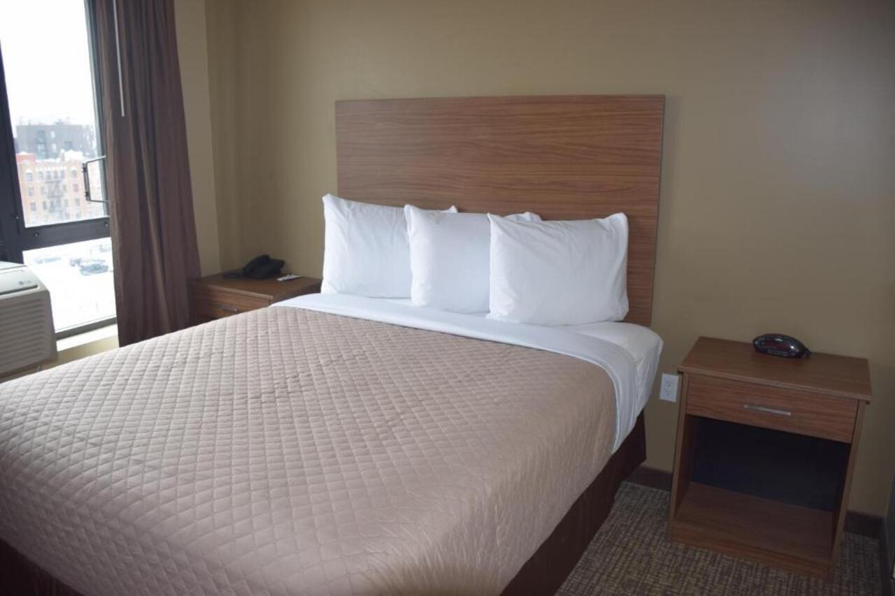 Astoria Delancy Inn & Suites New York Buitenkant foto